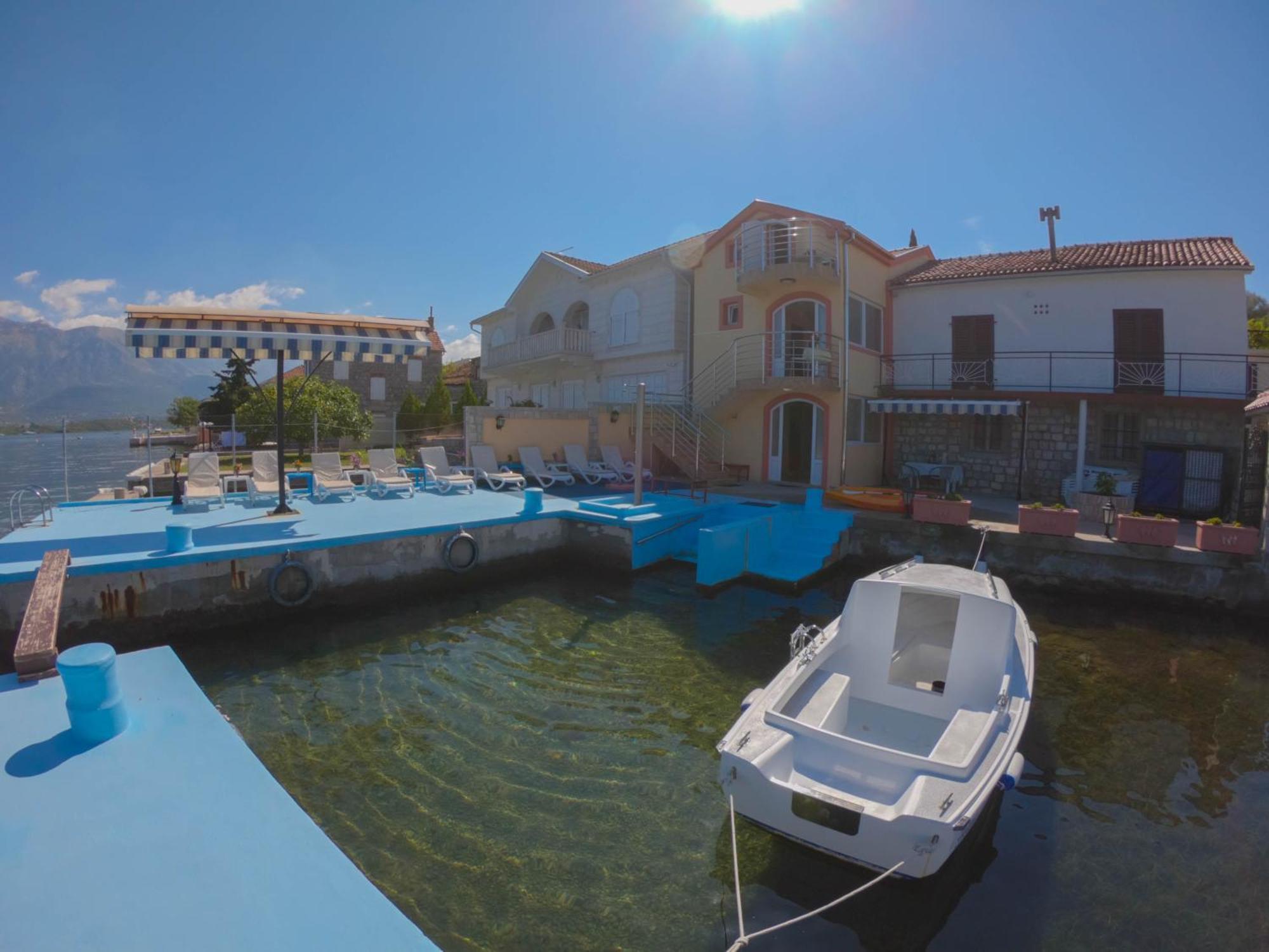 Porto Del Sole Apartments Tivat Buitenkant foto