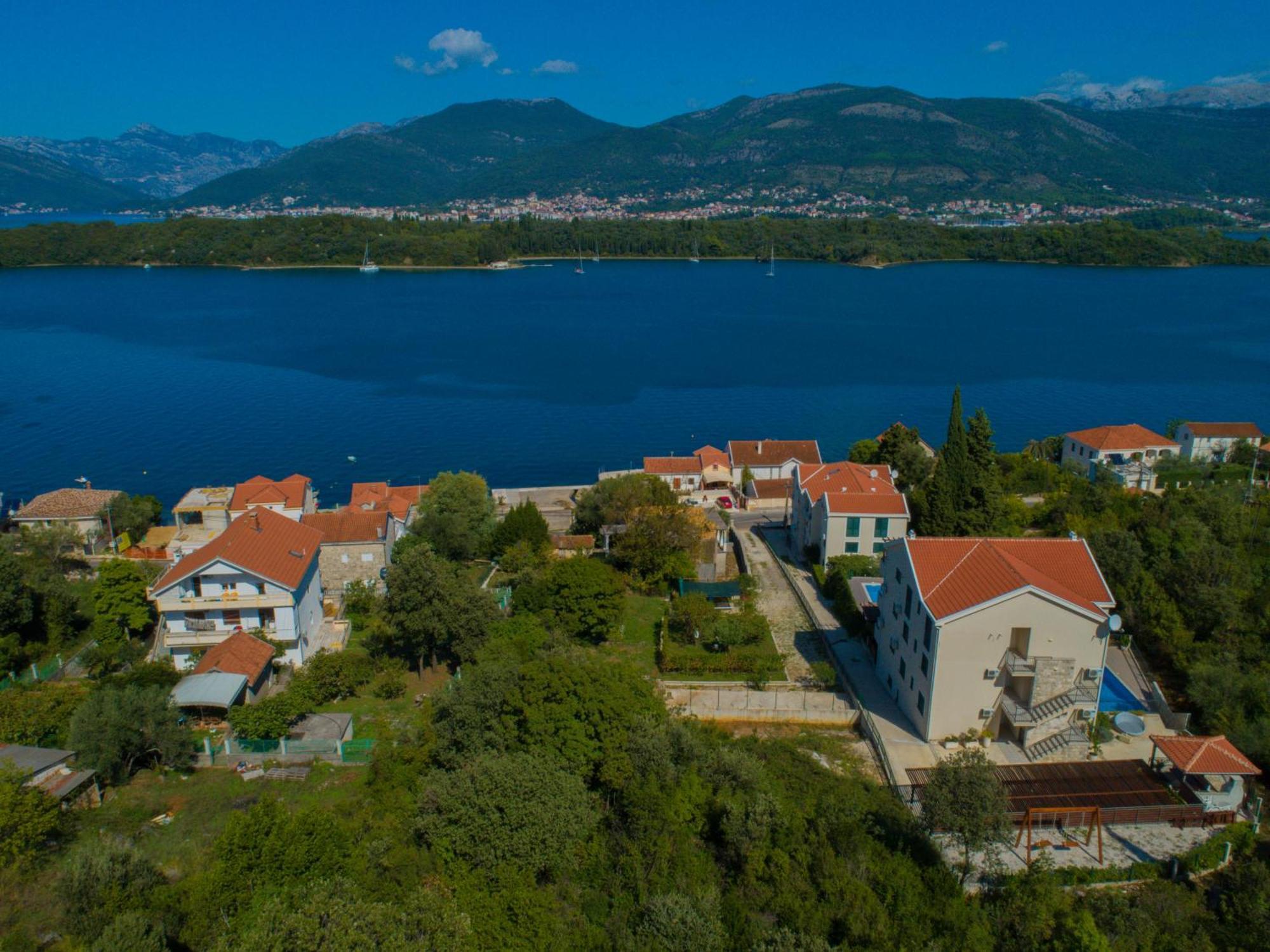 Porto Del Sole Apartments Tivat Buitenkant foto