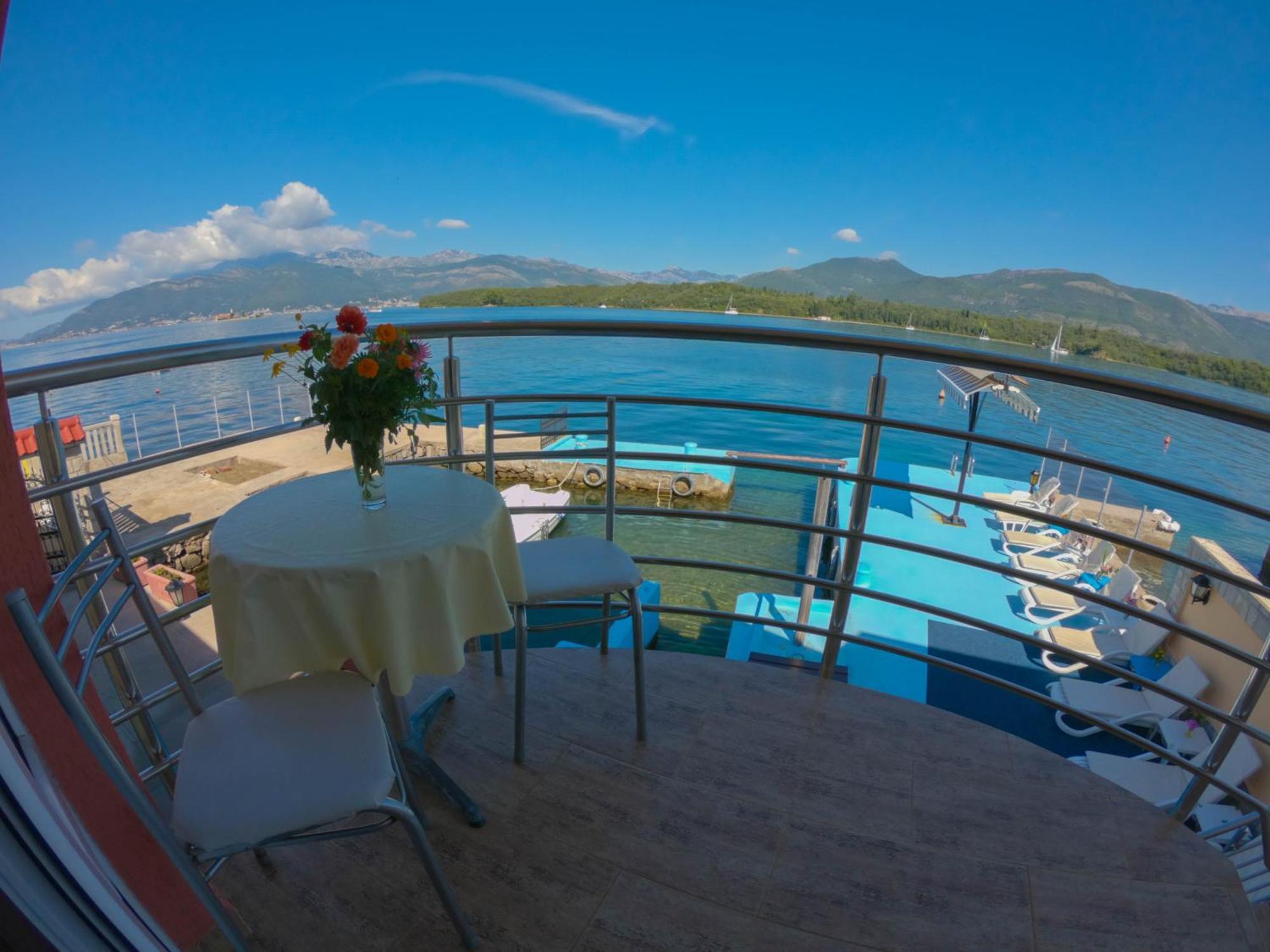 Porto Del Sole Apartments Tivat Buitenkant foto